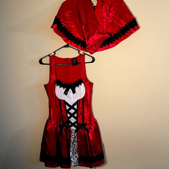 Gothic Red Riding Hood Costume - Picture 2 of 7
